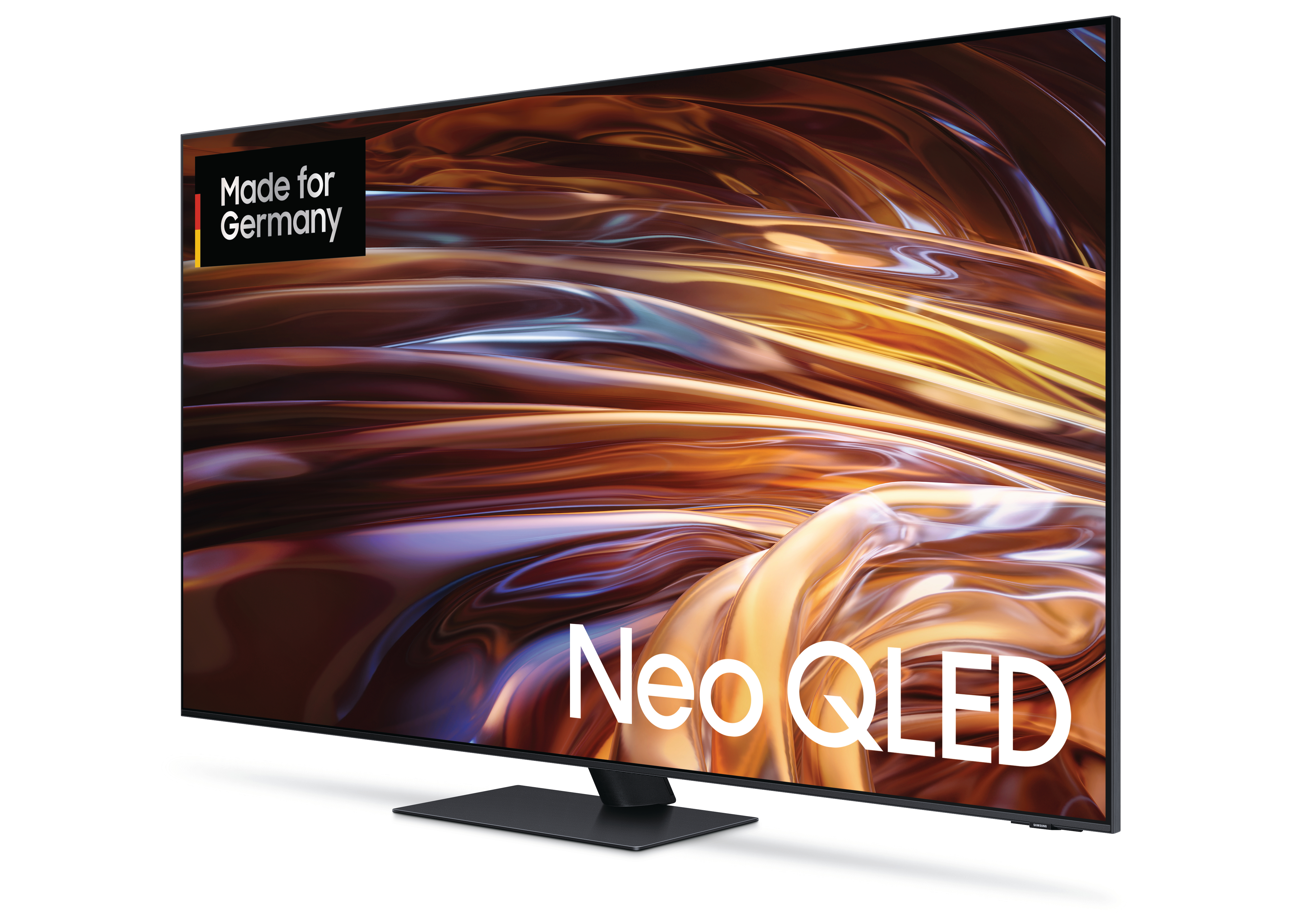 Großer Samsung Neo QLED TV, schwarzer Standfuß, weißer Hintergrund, schräge Ansicht.