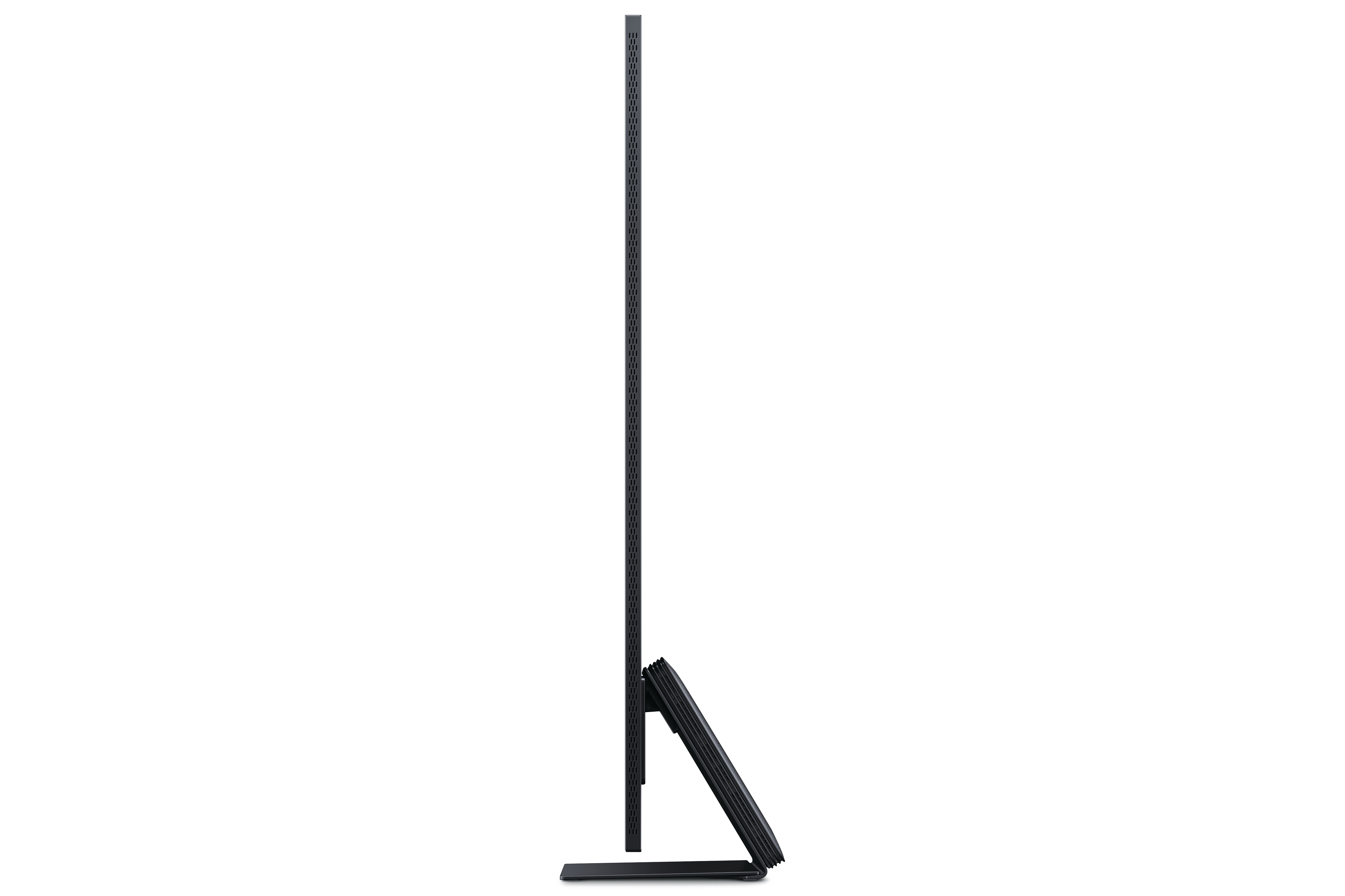 Seitenansicht eines schwarzen, dünnen Samsung-Fernsehers, der auf einem schwarzen Ständer vor weißem Hintergrund steht.