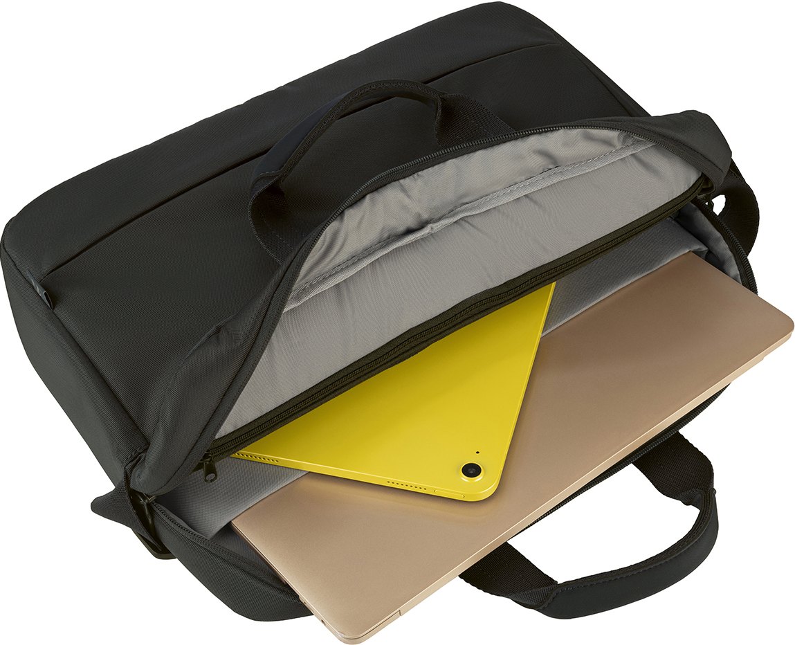 Schwarze Laptoptasche, geöffnet, mit einem gelben Tablet und einem silbernen Laptop. Grauer Innenraum.