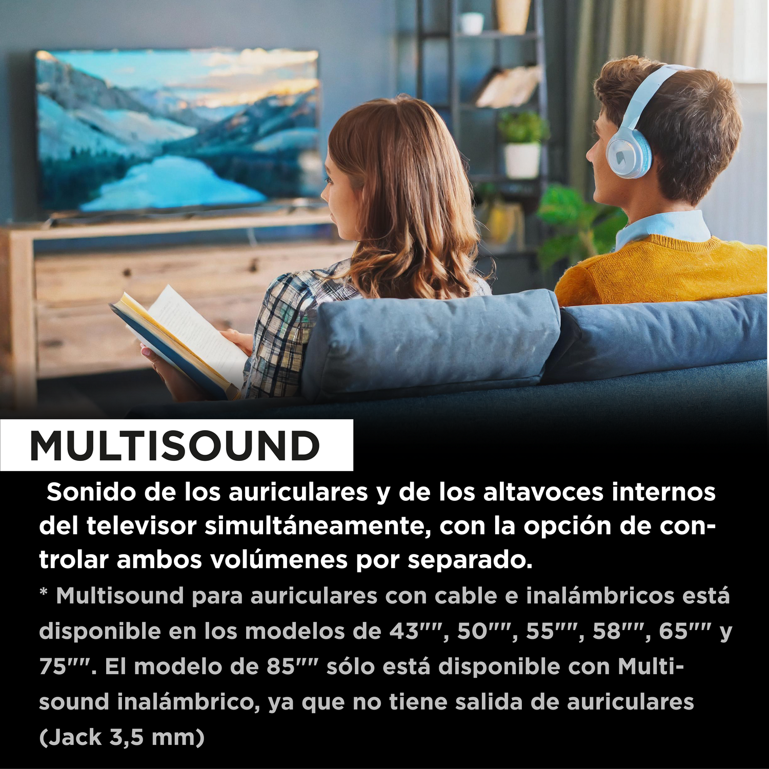 Dos personas en un sofá viendo la televisión. Texto sobre la función MultiSound es visible.