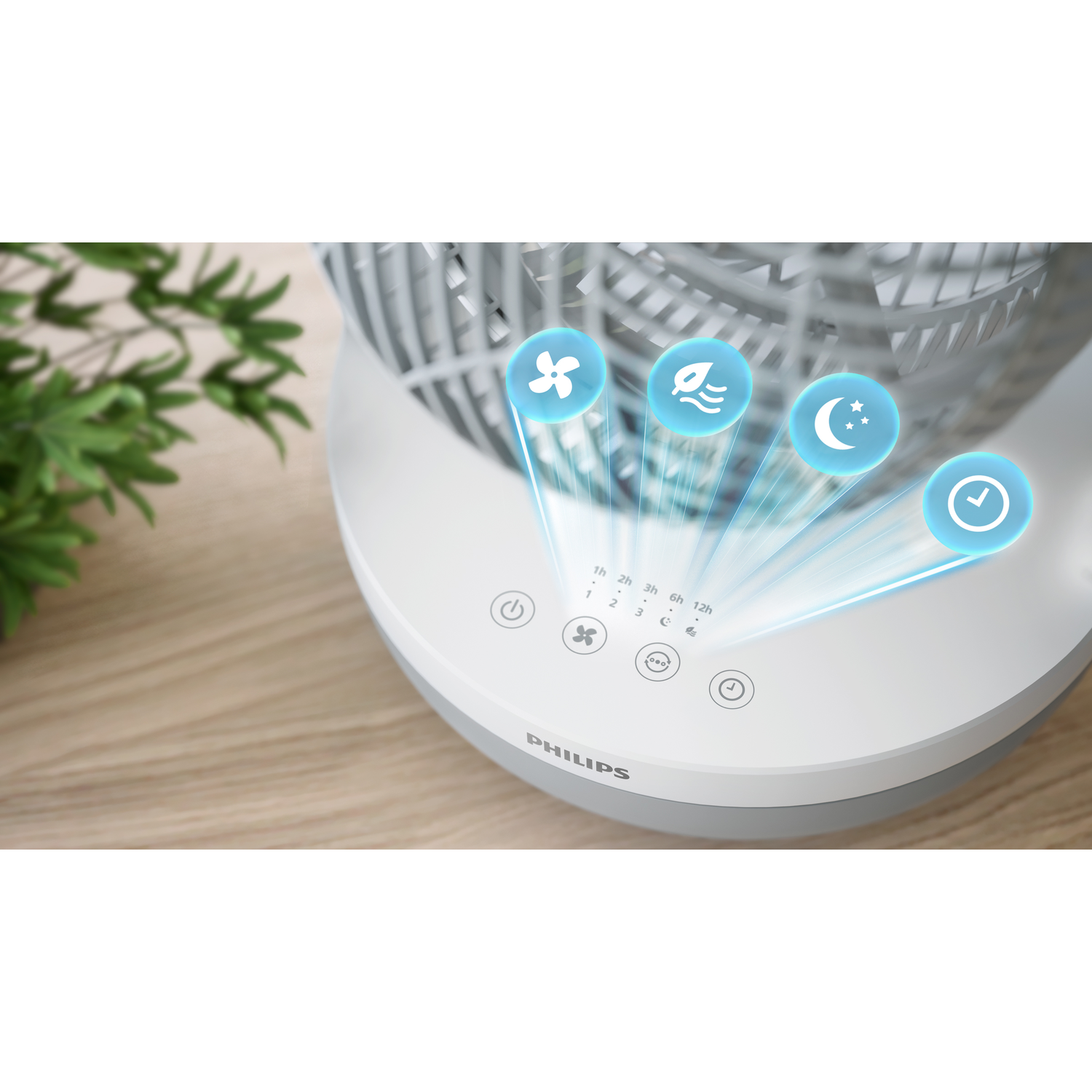 Een ventilator met bedieningsknoppen en pictogrammen, op een houten oppervlak.