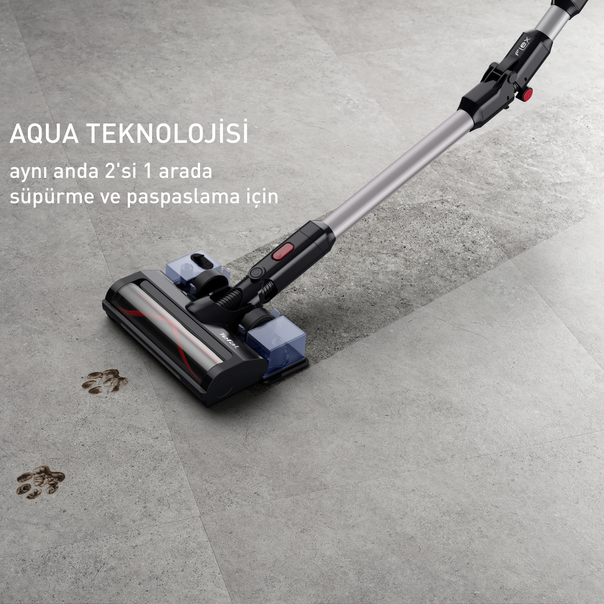 Kablosuz elektrikli süpürge zemini temizliyor. Islak ayak izleri var. Metin: AQUA TEKNOLOJİSİ.
