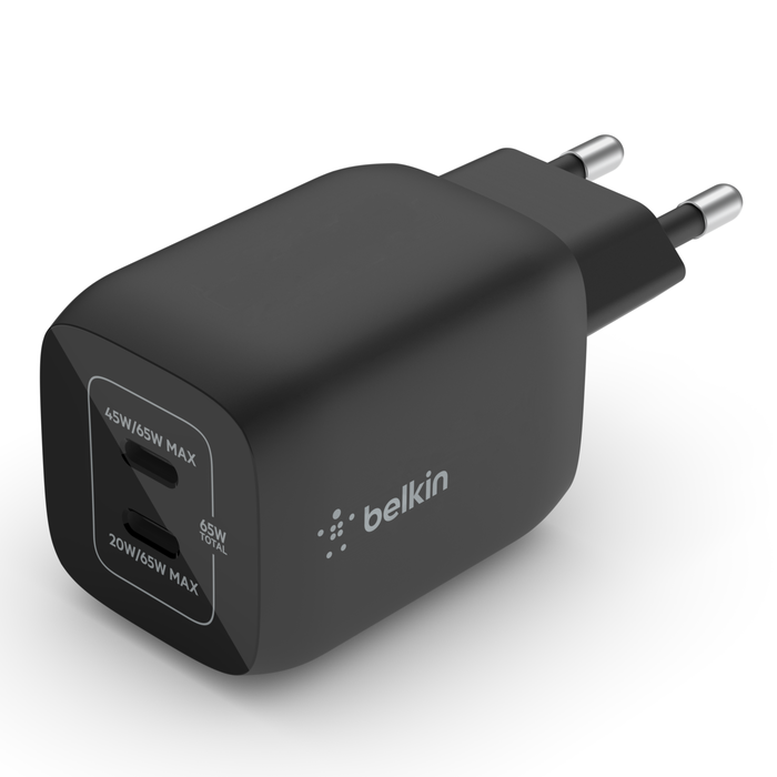 Fekete Belkin fali töltő. Két USB-C portja van, 45W/65W MAX és 20W/65W MAX felirattal.