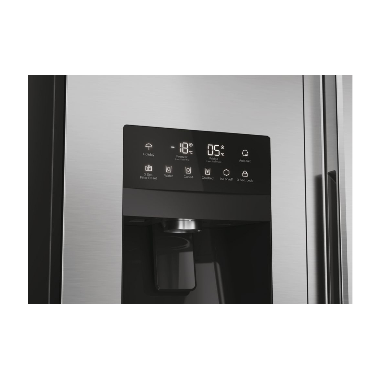 Pannello frontale del frigorifero con display digitale e dispenser di ghiaccio/acqua su acciaio inox.