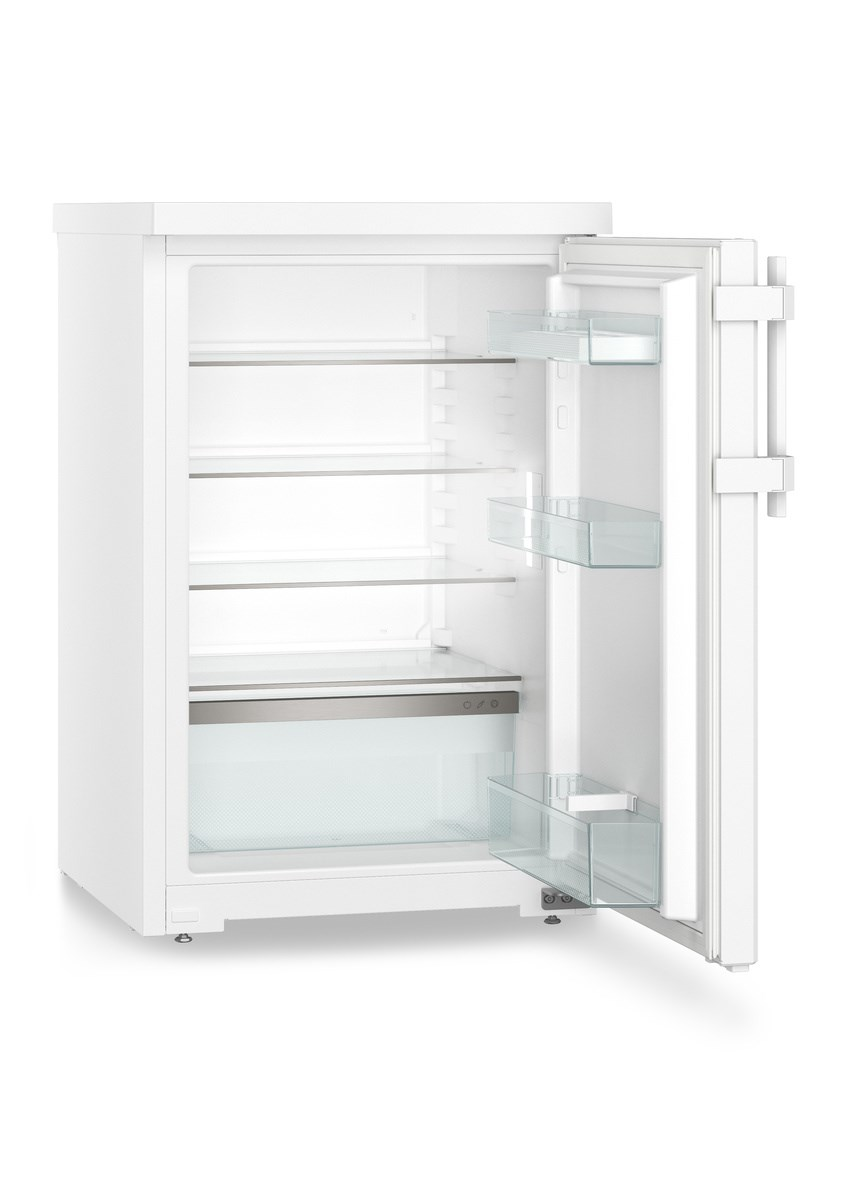 Weißer Kühlschrank mit offener Tür. Regale und Schubladen sind innen sichtbar. Weißer Hintergrund.