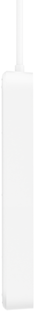 Fehér USB töltő adapter, egyszerű, minimalista design.