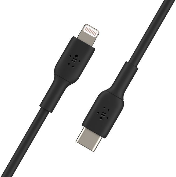 Fekete USB-C-Lightning kábel Belkin márkajelzéssel.