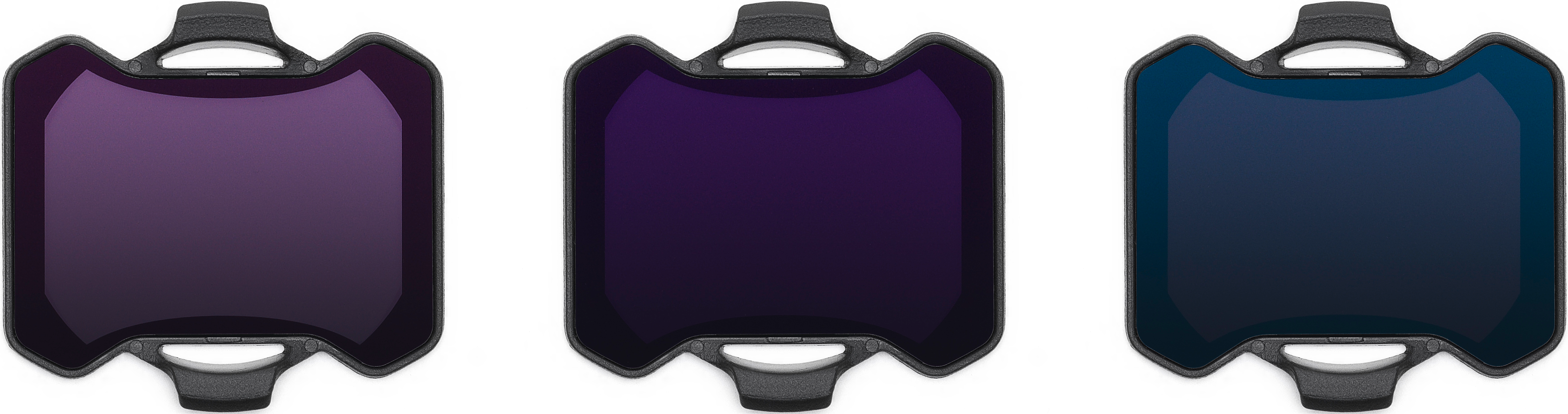 Tre filtri per fotocamera quadrati in viola, viola scuro e blu. Ognuno ha un'impugnatura.