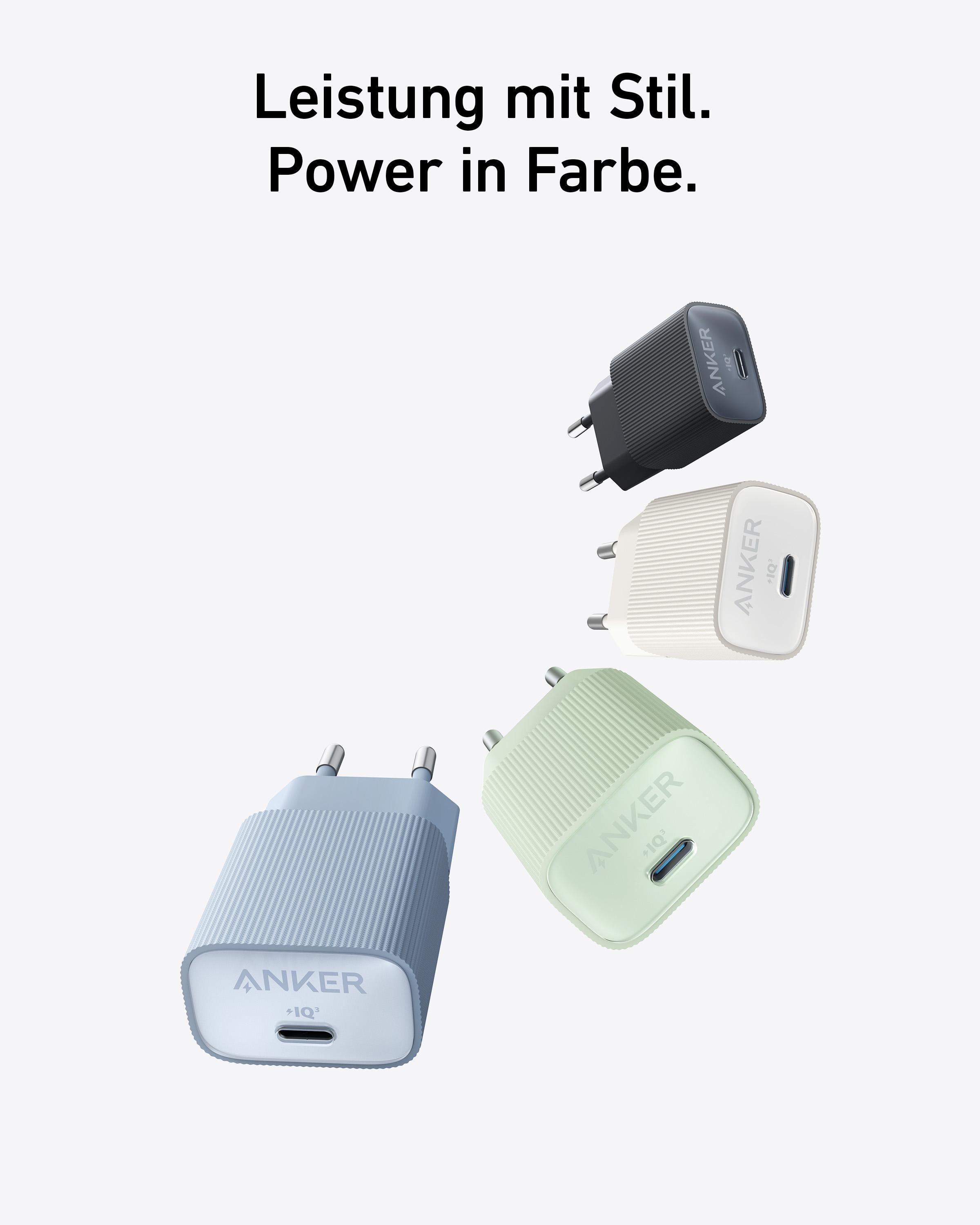 Verschiedene farbige Anker-Ladegeräte mit USB-C-Anschluss, vor hellem Hintergrund.
