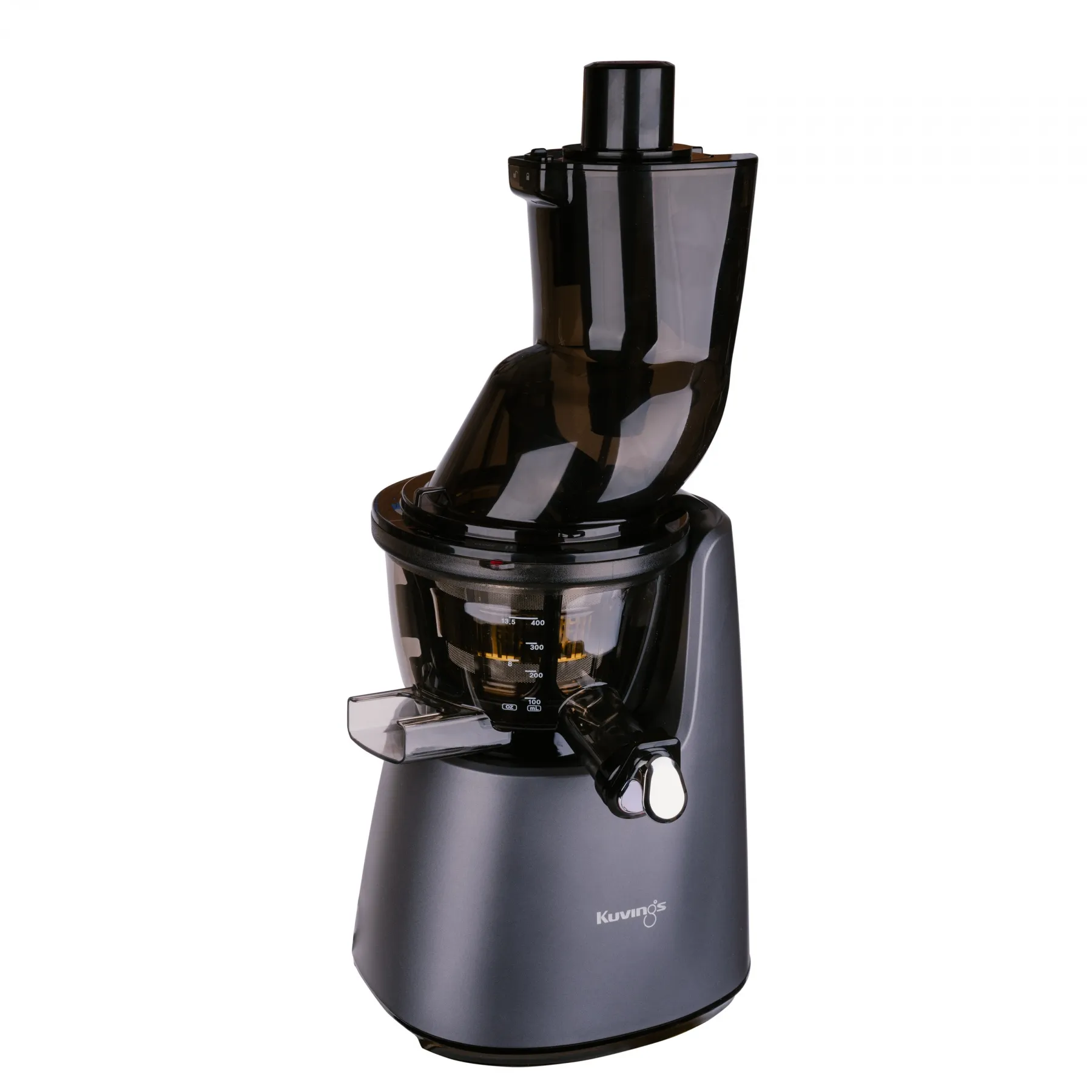 Ciemnoszara wyciskarka do soku z czarnymi elementami. Wylewka z przodu, pojemnik u góry.