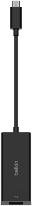 Fekete adapter USB-C porttal és USB-C kábellel. Belkin logó látható.