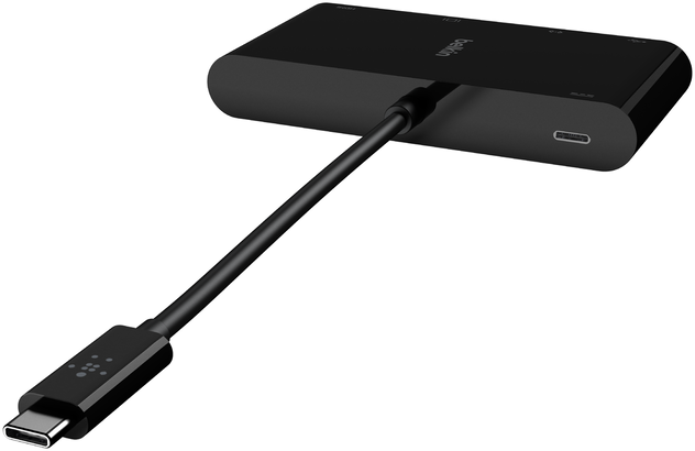 Fekete Belkin USB-C hub, USB-C kábellel, fehér háttéren.