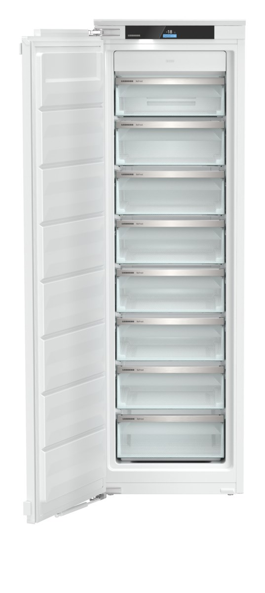 Weißer Gefrierschrank mit offener Tür, mehrere transparente Schubladen.