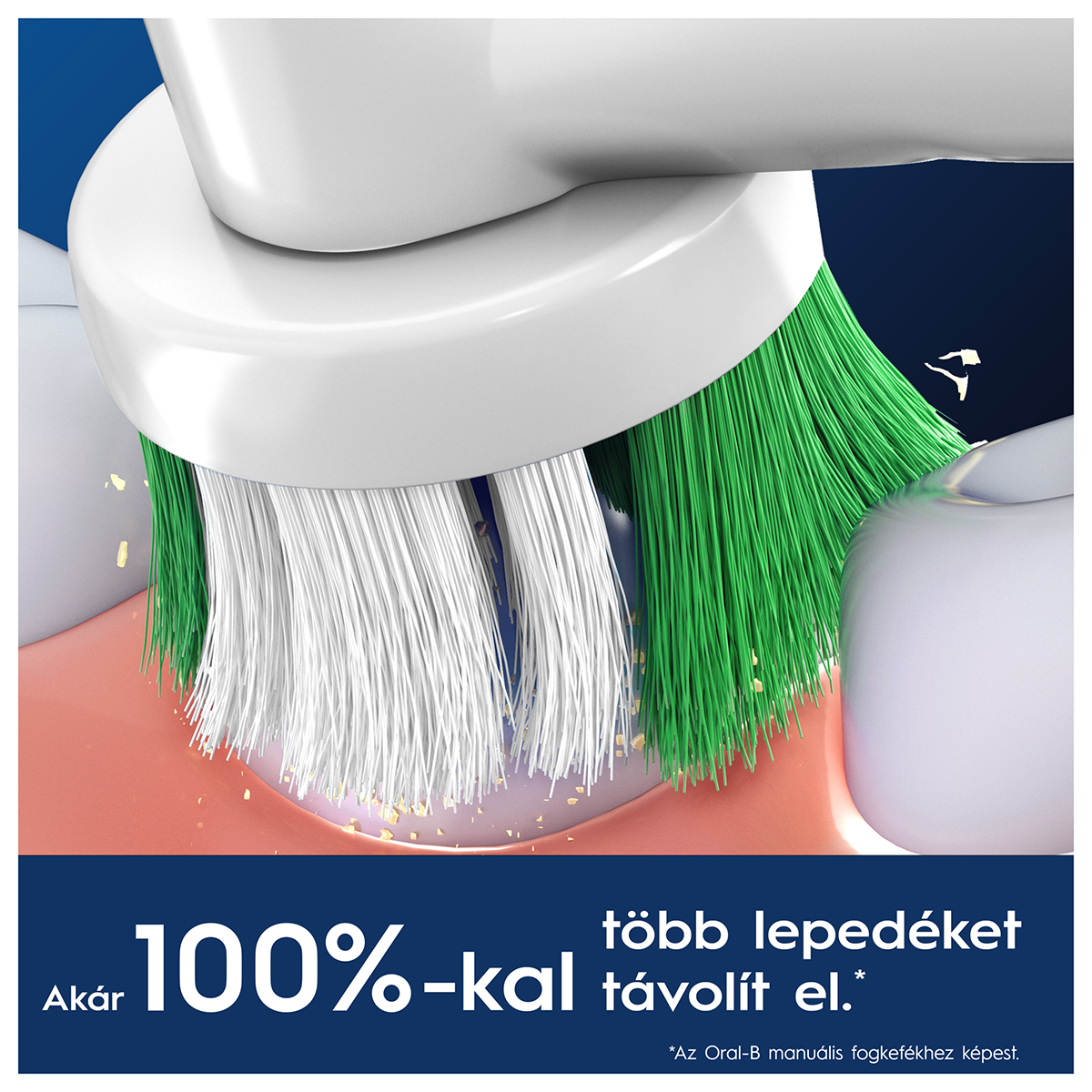 Egy elektromos fogkefe fej fehér és zöld sörtékkel, a fogak körül tisztít.