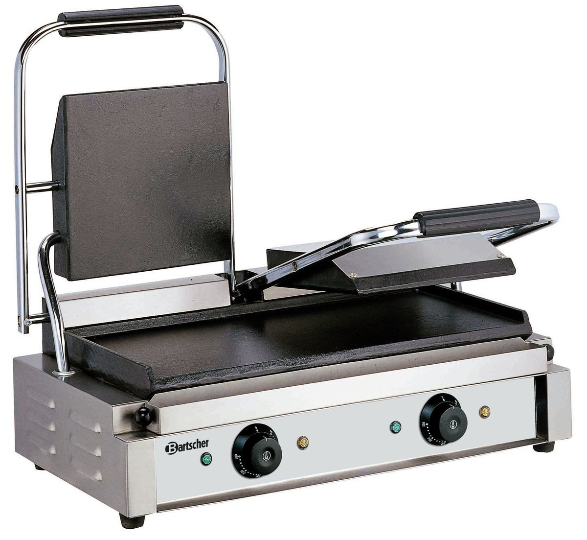 Ein Edelstahl-Panini-Grill mit schwarzen Griffen, einem Klappdeckel und Drehknöpfen. Der Markenname 'Bartscher' ist sichtbar.