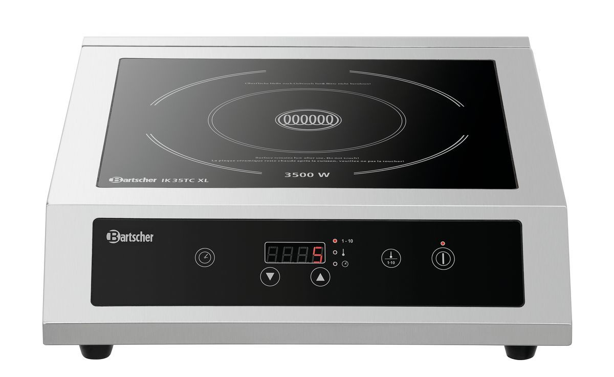 Ein Induktionskochfeld mit schwarzer Oberfläche und Digitalanzeige. Es hat Warnhinweise und eine Leistung von 3500W.