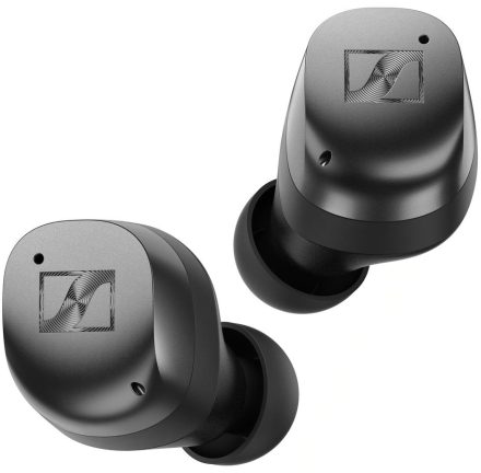Két fekete vezeték nélküli fülhallgató a Sennheiser logóval. Kissé szögben, a néző felé fordulva.