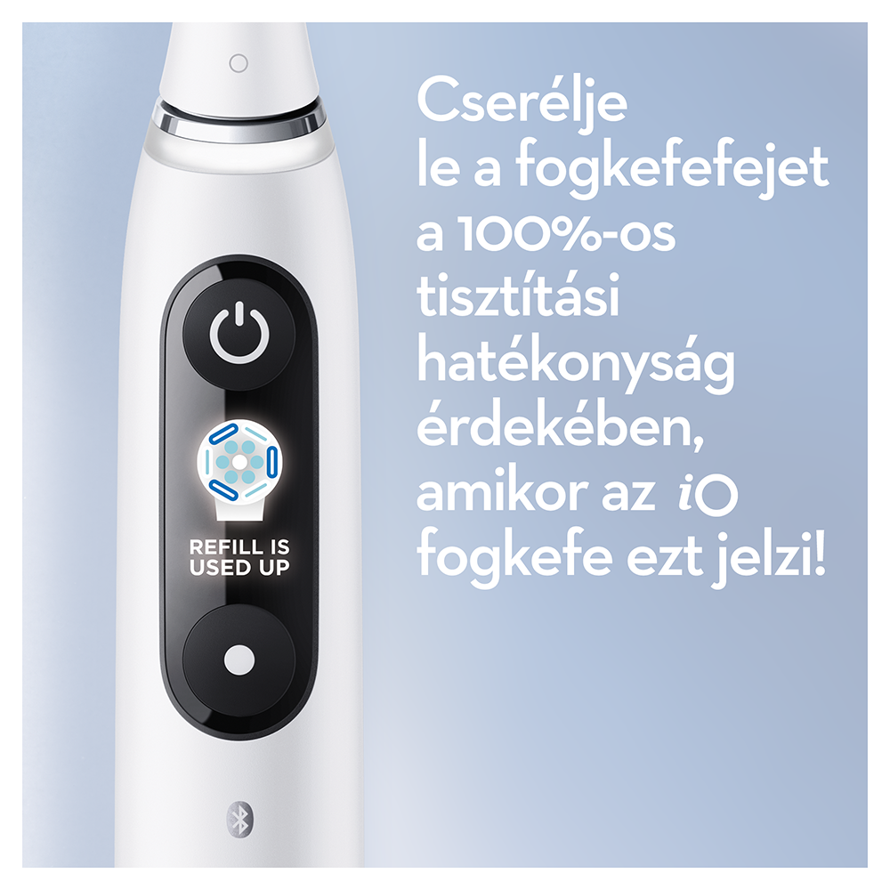 Fehér elektromos fogkefe fekete gombokkal és kék jelzővel. A szöveg: 'REFILL IS USED UP'.
