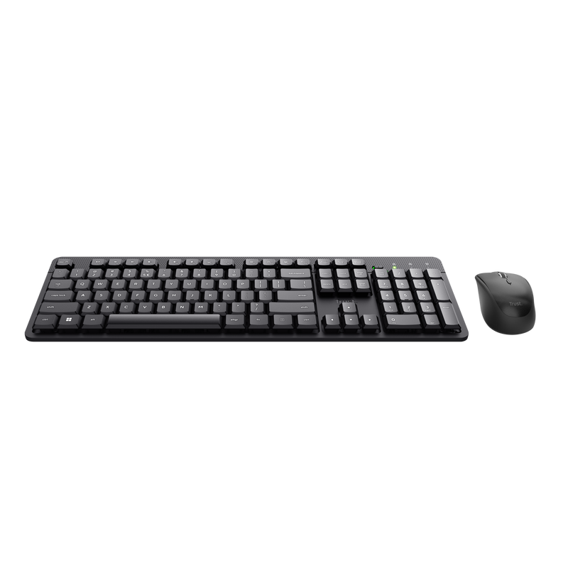 Un teclado y un ratón negros sobre un fondo negro. El teclado es de tamaño completo y el ratón es para diestros.