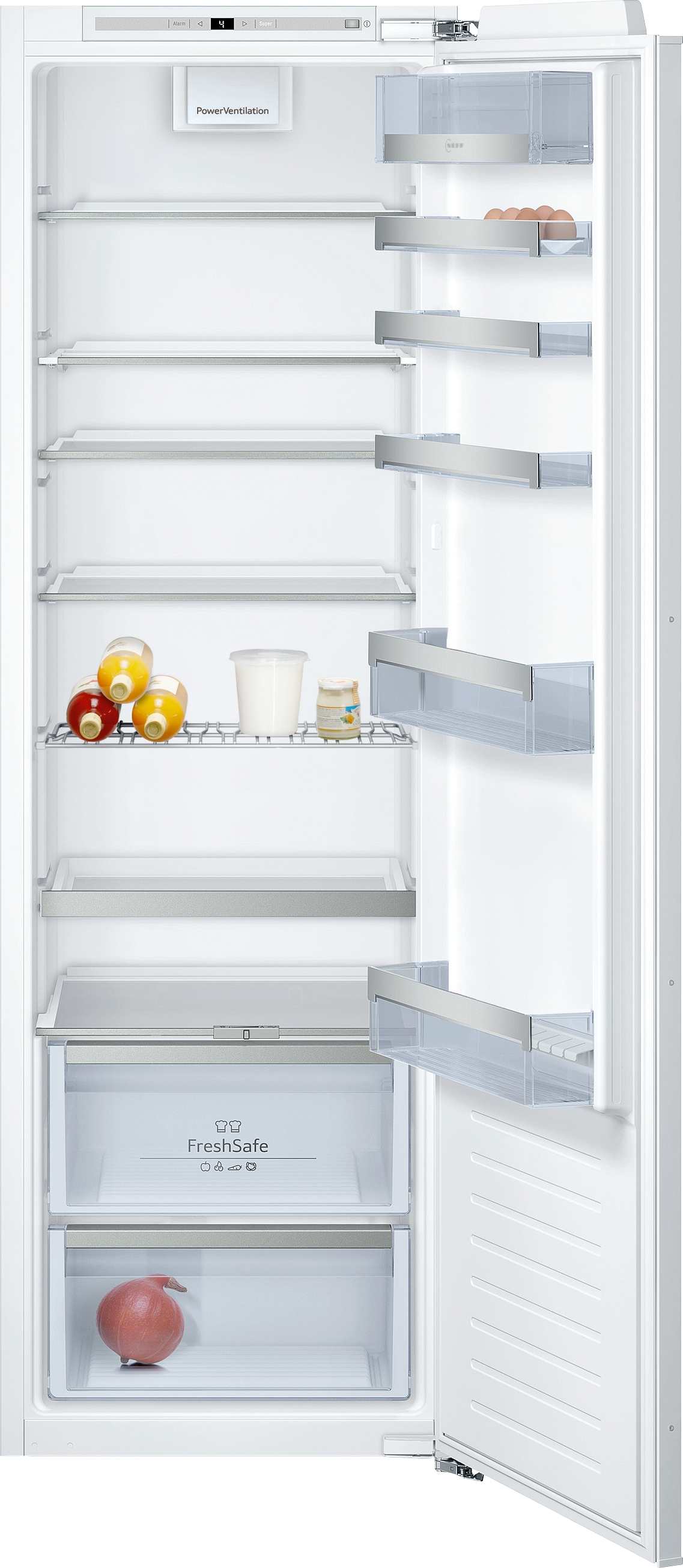 Offener weißer Kühlschrank mit Regalen und Inhalt.