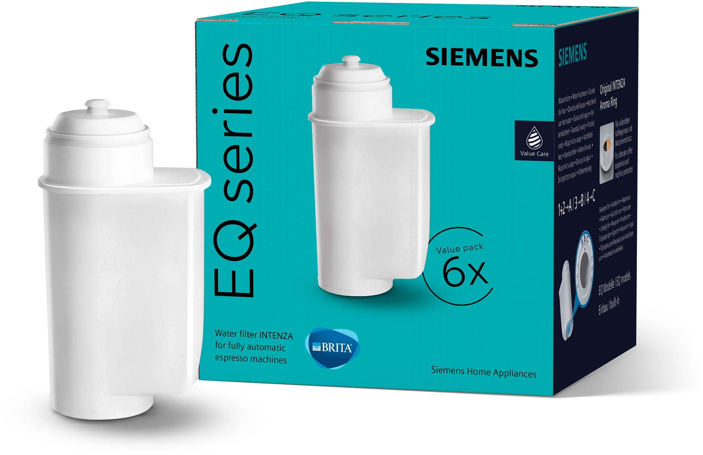 Eine Siemens-Kaffeemaschine, die einen Latte in ein Glas ausgibt. Ein Milchkarton ist in der Nähe.