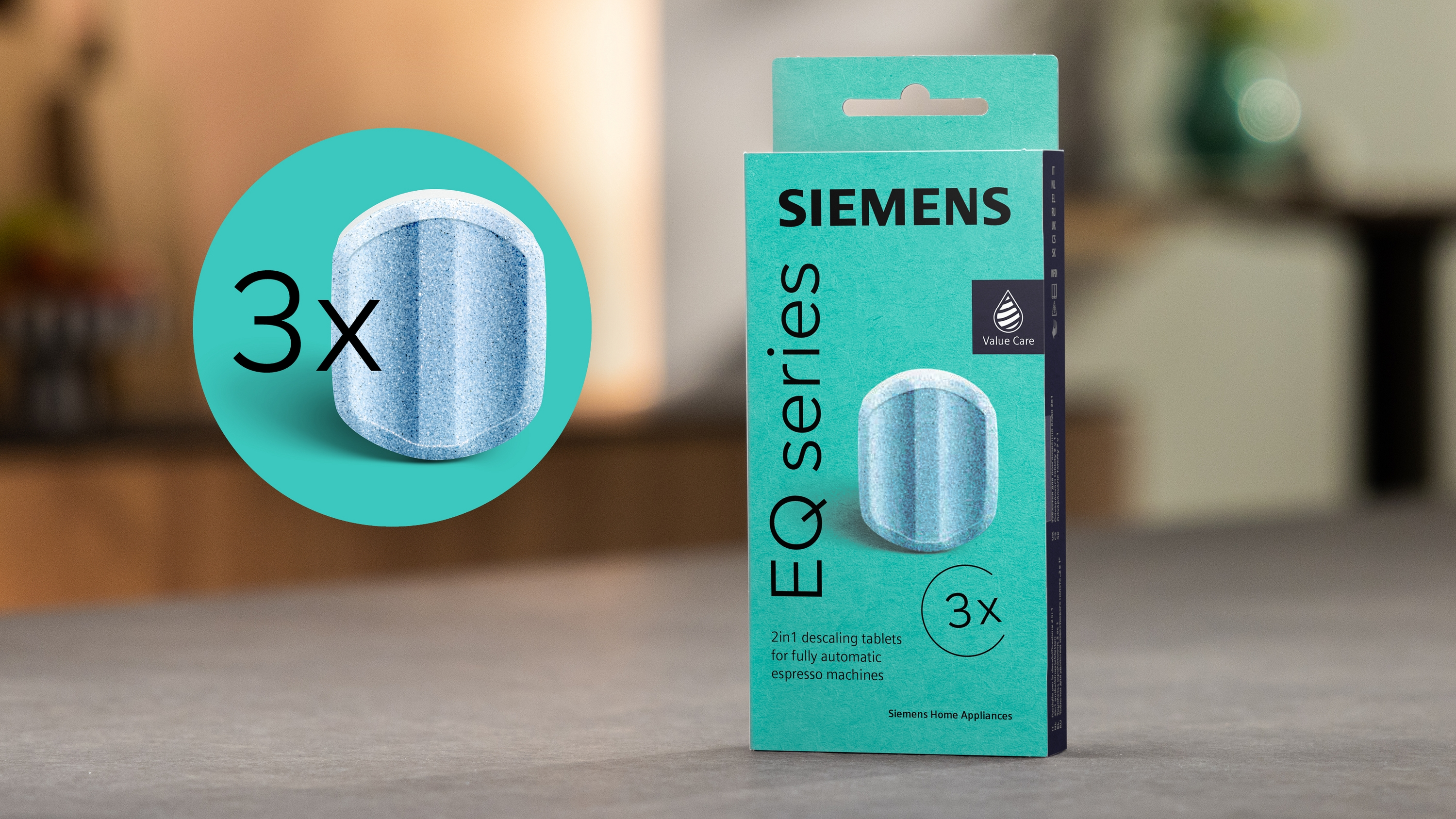 Een verpakking toont 3 ontkalkingstabletten voor espressomachines. Het merk is Siemens.