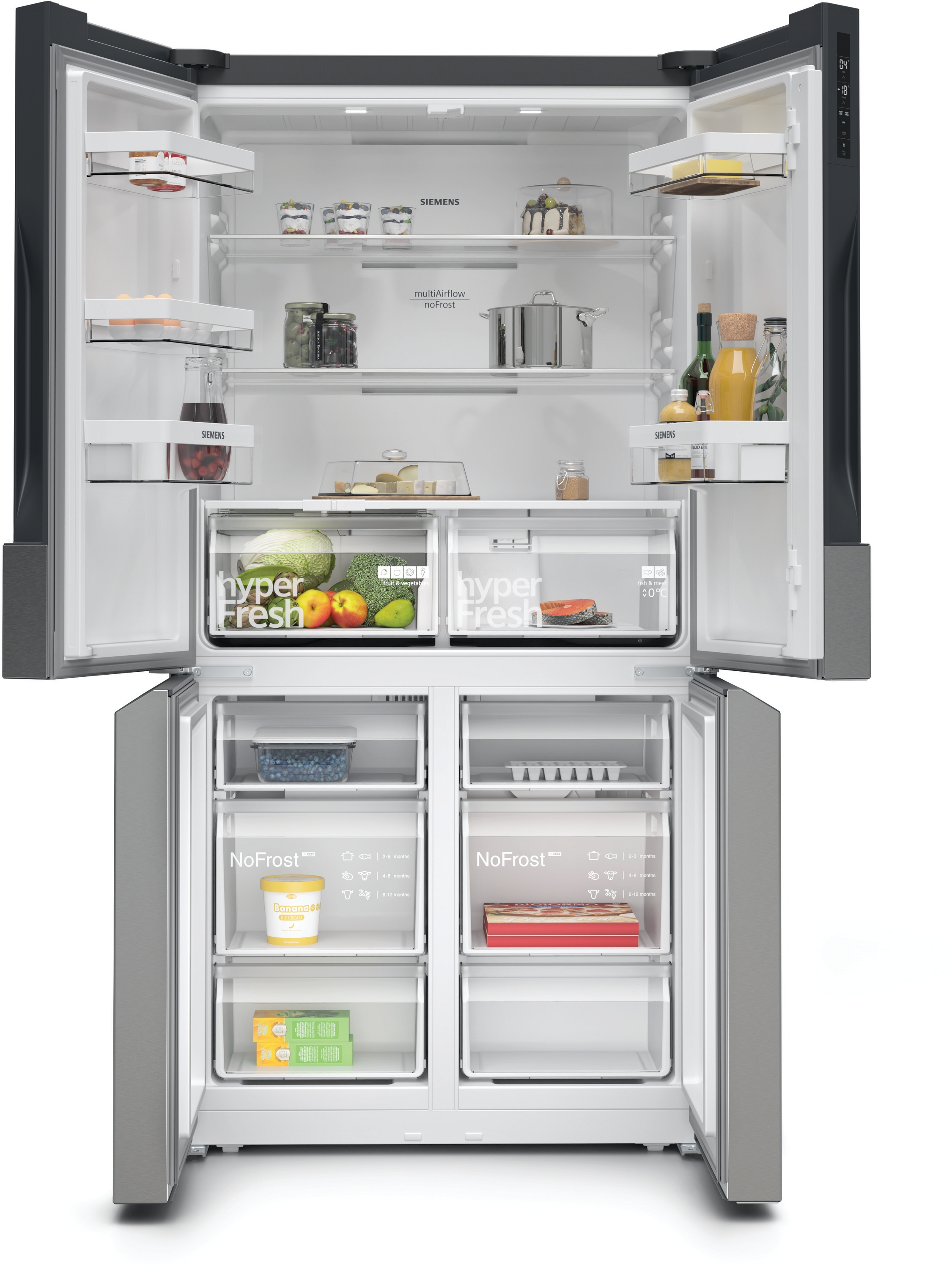 Geöffneter Kühlschrank mit Regalen, Schubladen mit Obst, Gemüse und verschiedenen Lebensmitteln.