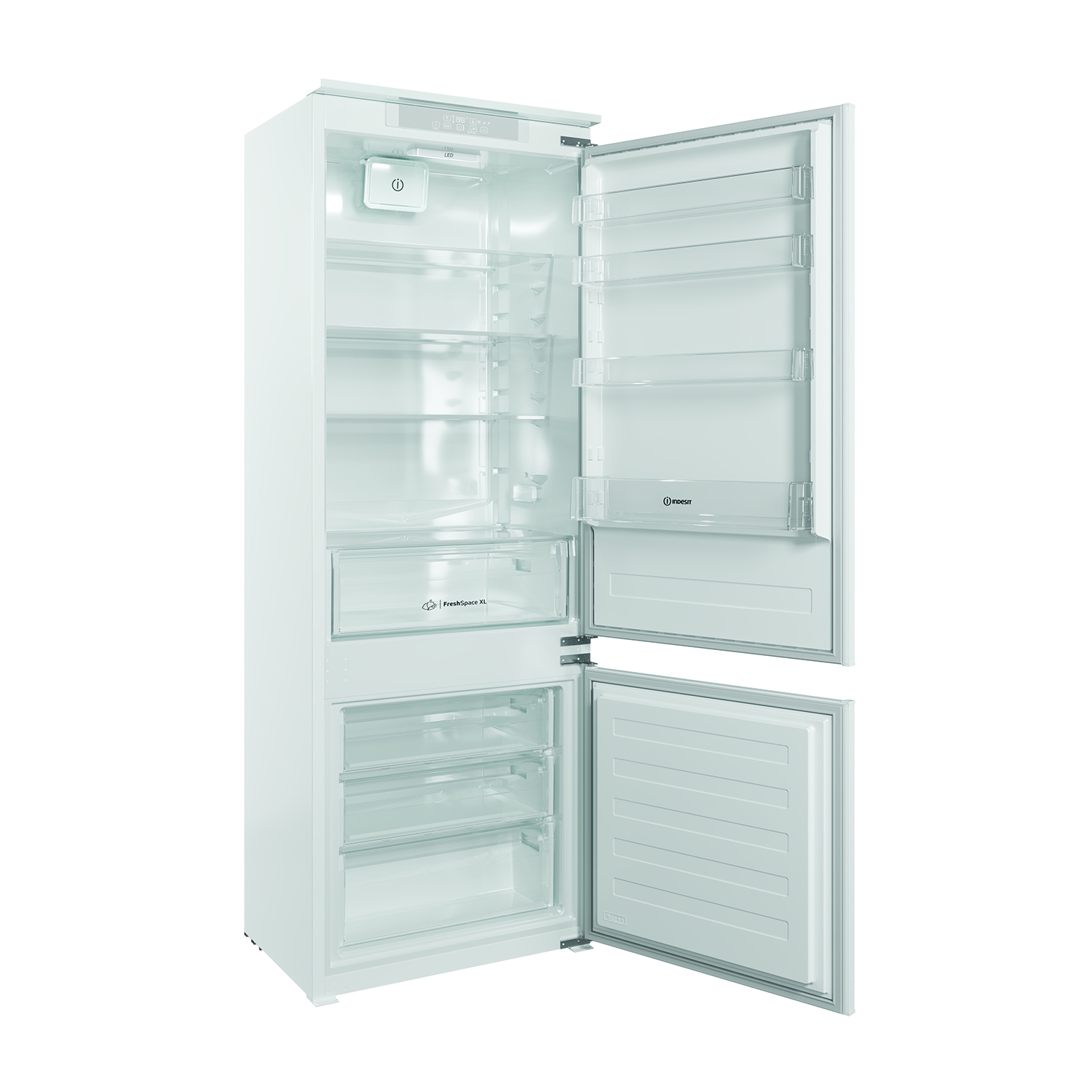 Frigorifero bianco con ante aperte che mostrano ripiani, cassetti e contenuto. Isolato su sfondo bianco.