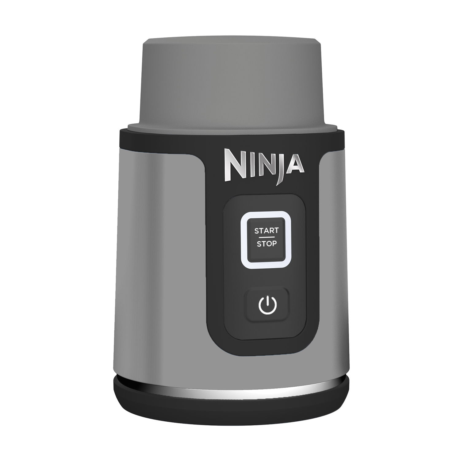 Frullatore Ninja argento e grigio. Ha pulsanti per avvio/arresto e accensione. Sfondo bianco.