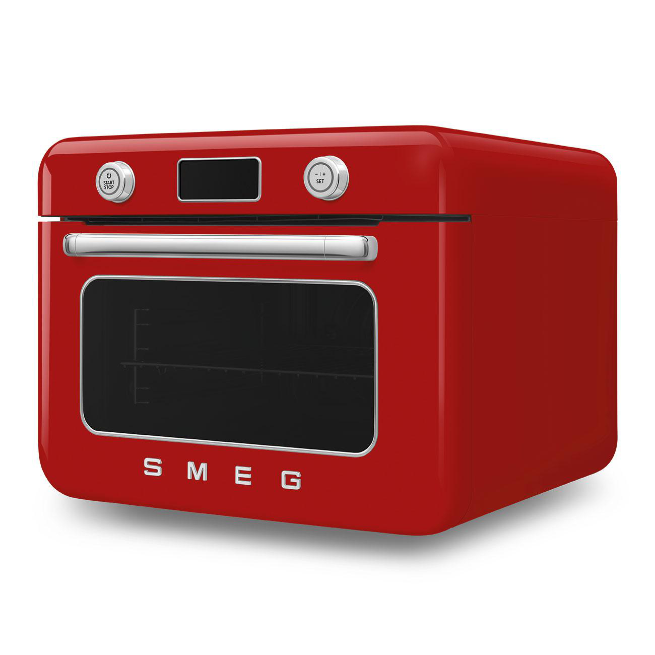 Ein roter Ofen. Retro-Design mit SMEG-Logo und Digitalanzeige.