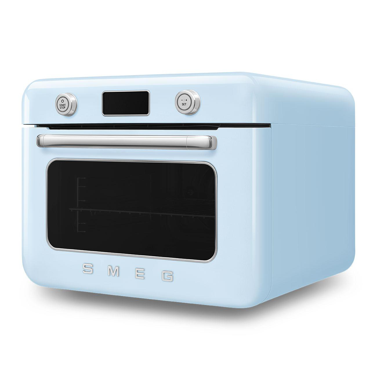Ein hellblauer Ofen mit Glastür, zeigt das SMEG-Logo.