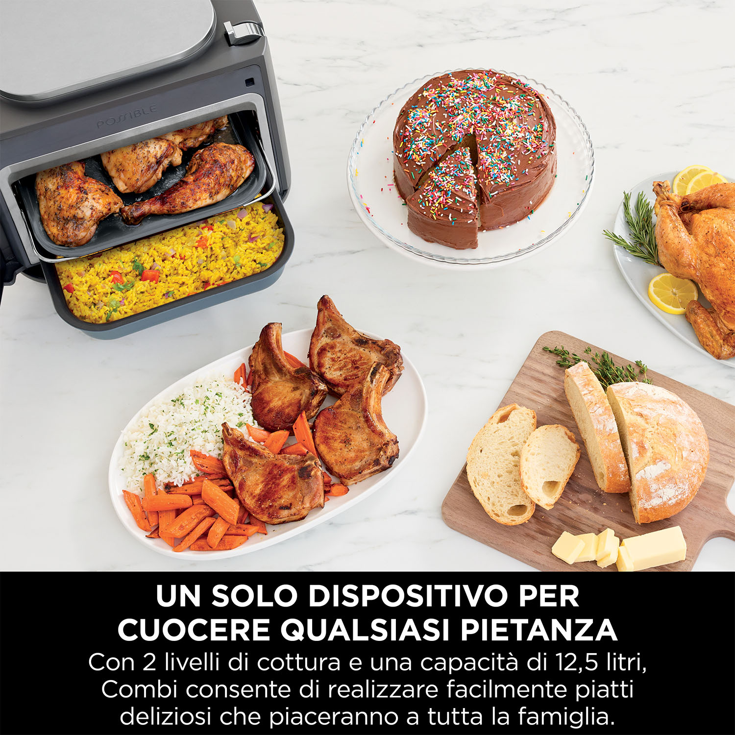 Vari piatti cotti sono esposti su un bancone, con un forno a più livelli.