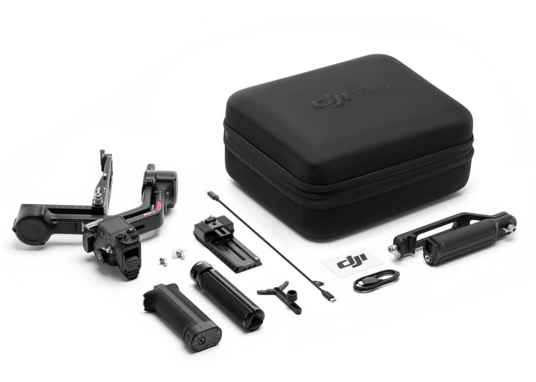 DJI Pro Videoausrüstung, einschließlich Koffer, Zubehör und Gimbal, auf Weiß.