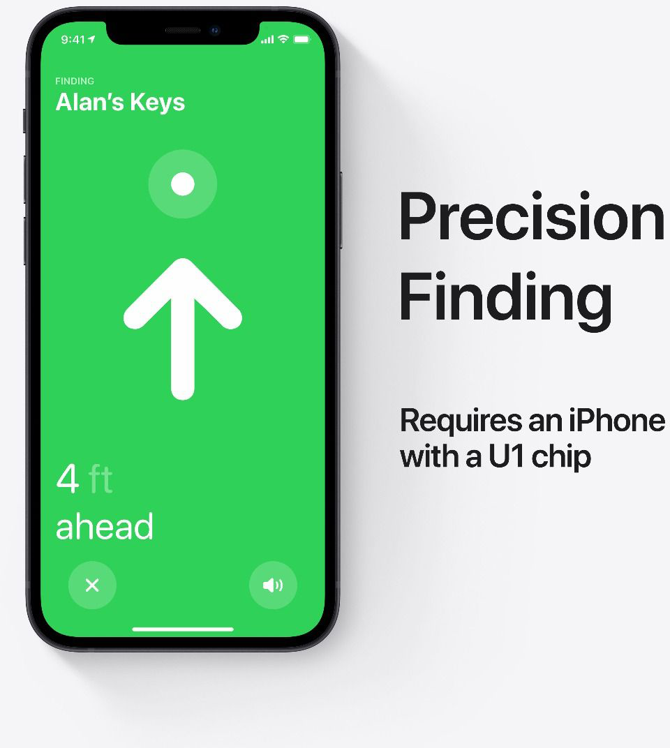 iPhone képernyő, amely a kulcsok zöld keresési felületét mutatja. Egy nyíl felfelé mutat, 4 lábnyira.