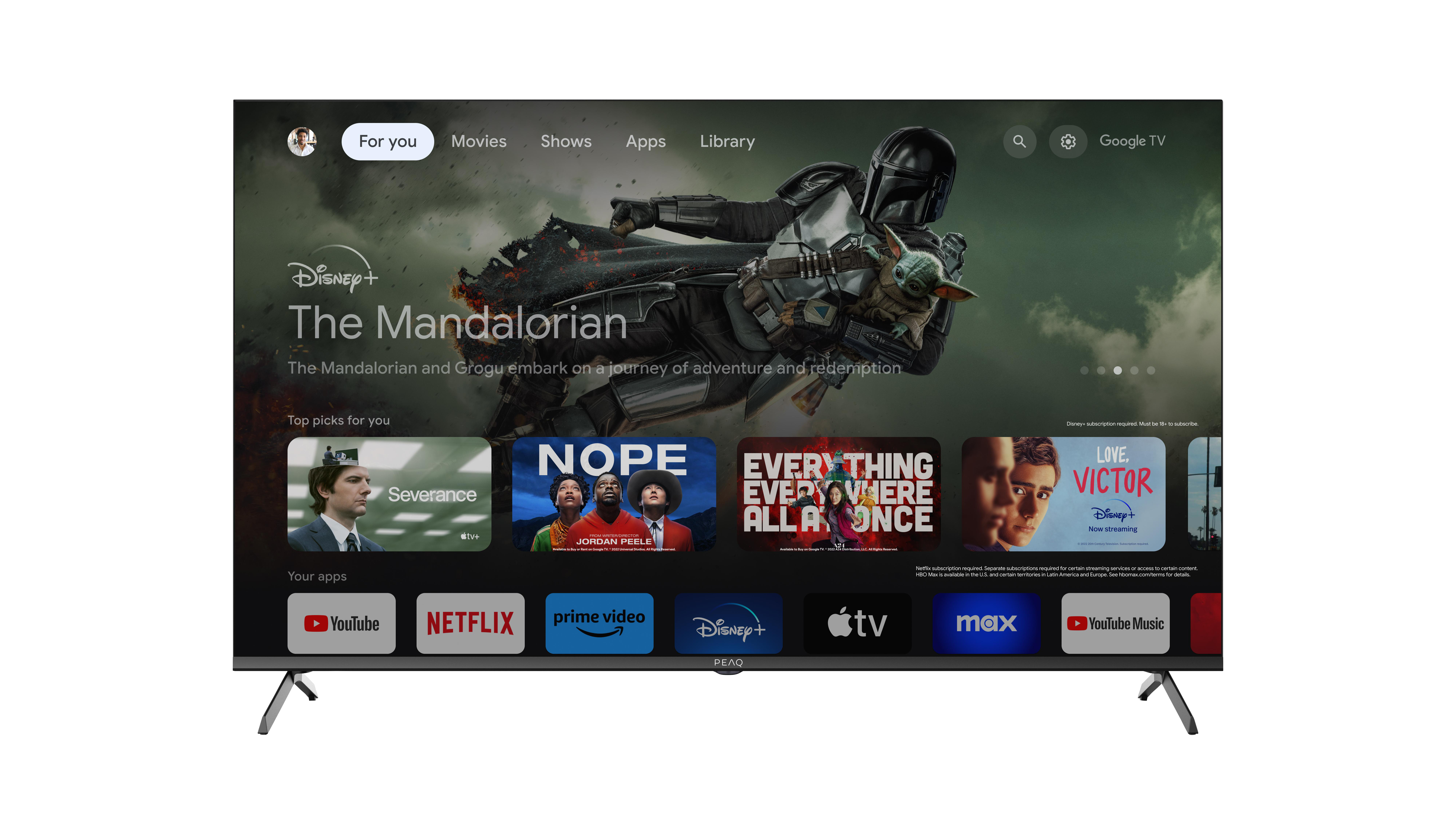 Ein großer Fernsehbildschirm zeigt einen Streaming-Dienst mit einer Mandalorian-Show.