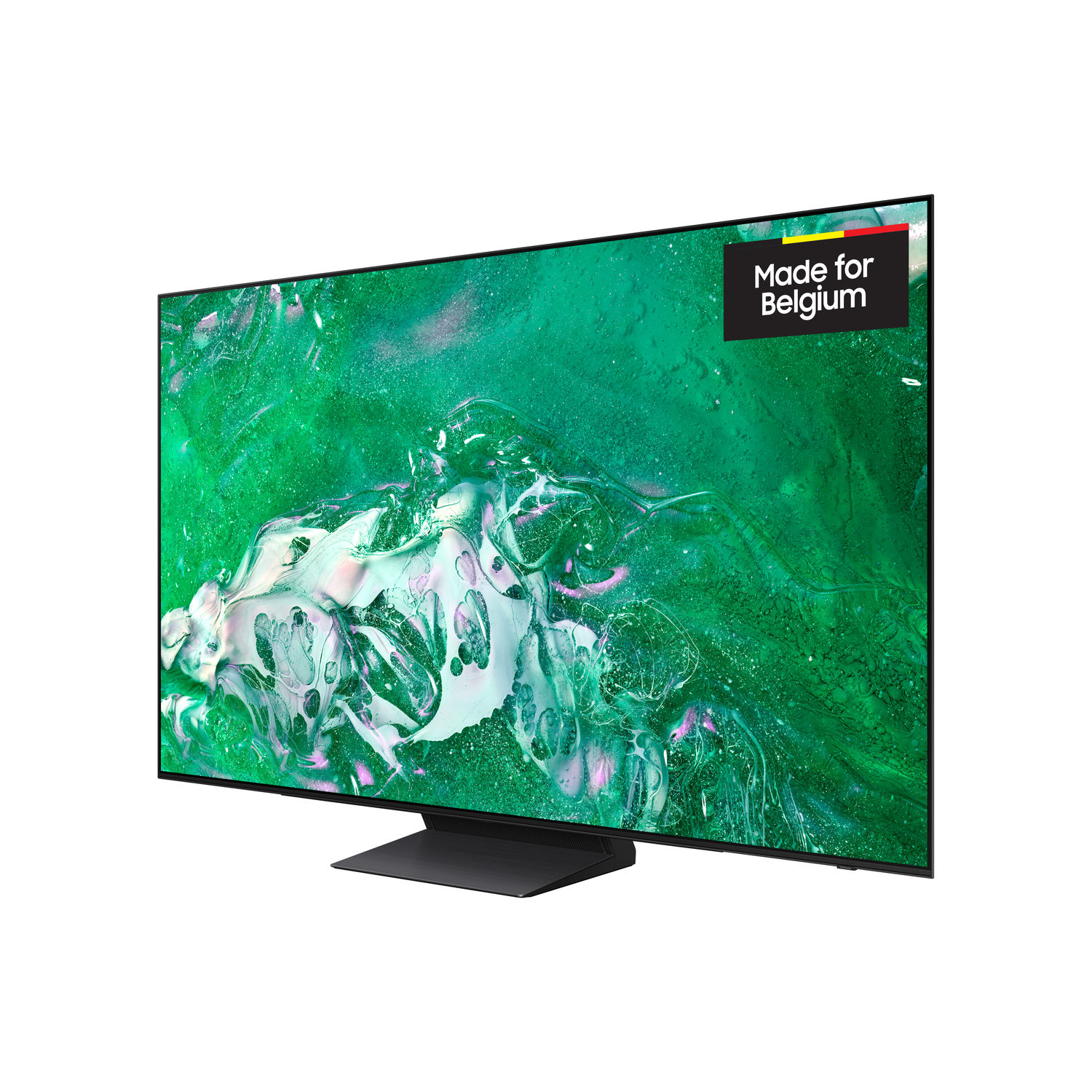 Un grand écran de télévision affichant des motifs verts et blancs avec un autocollant Made for Belgium.