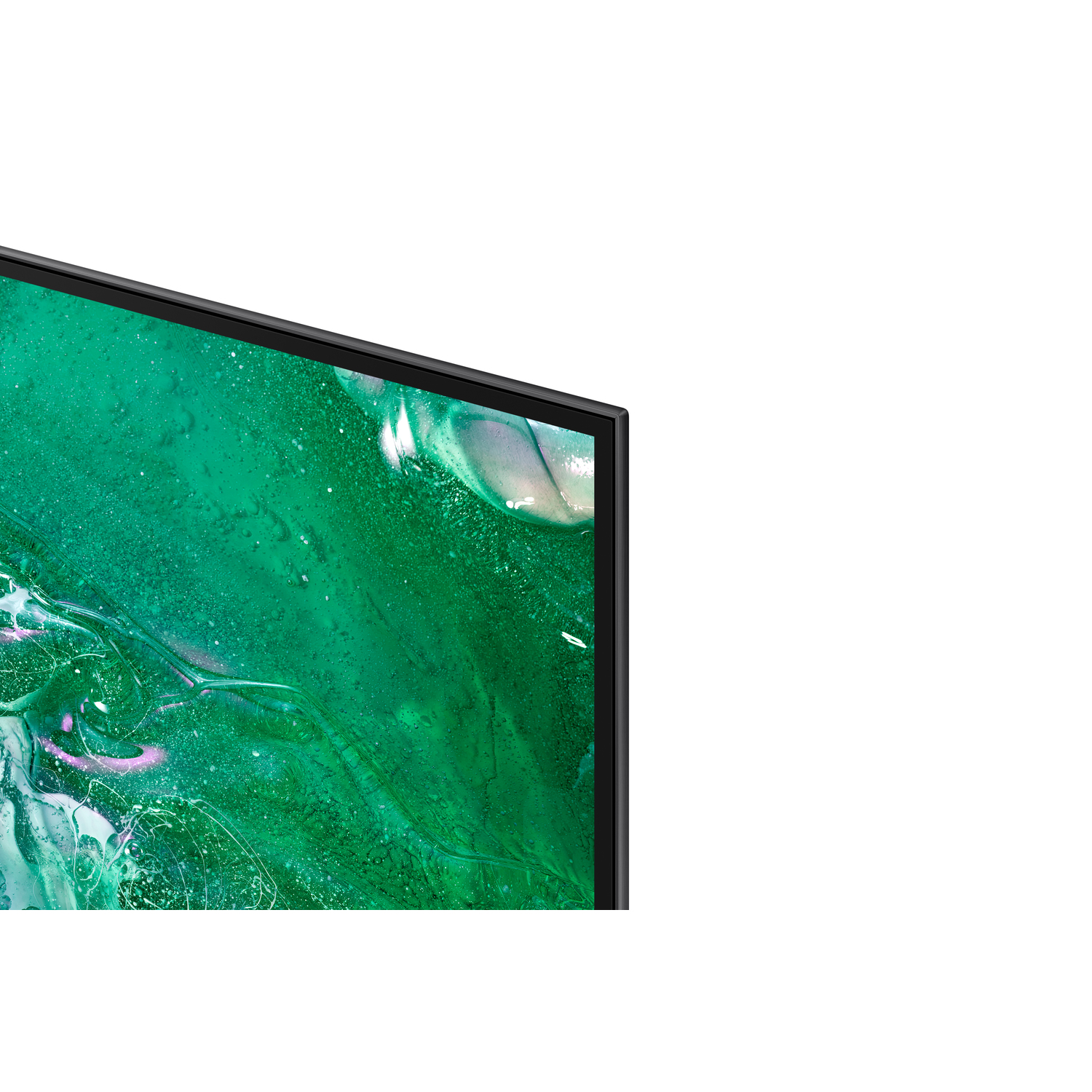 Gros plan sur le coin d'un téléviseur, montrant un cadre noir fin et une partie de l'écran affichant un motif vert.