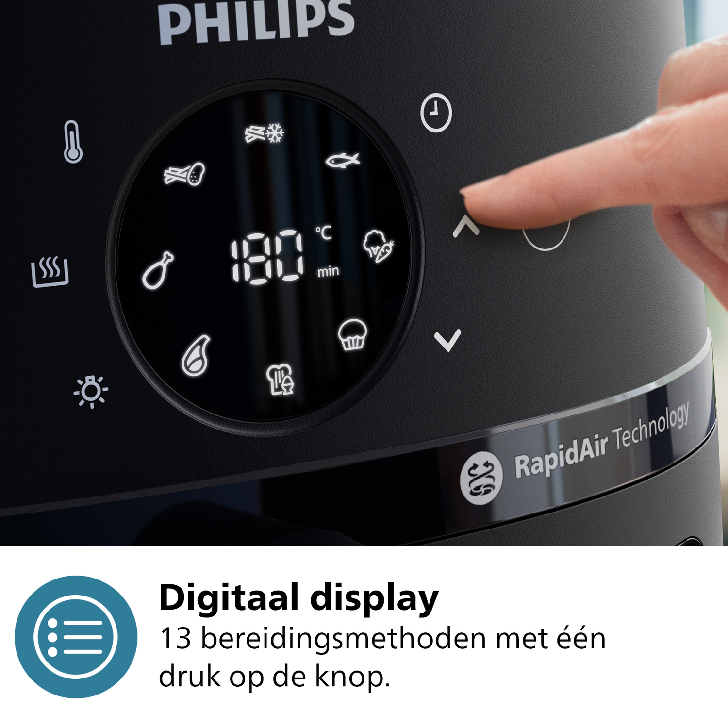Achterkant van een zwarte tv met verschillende poorten en een standaard.