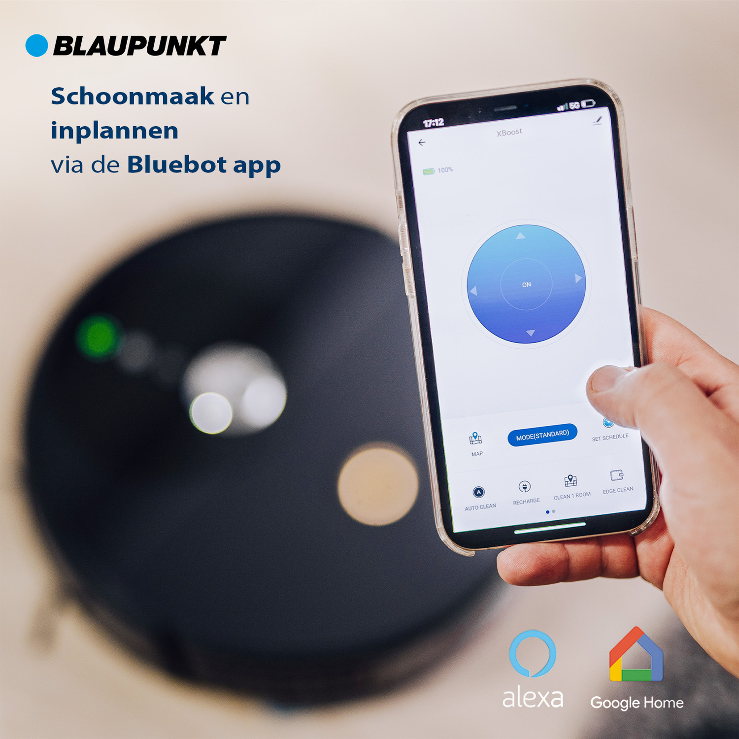 Een smartphone met de interface van een robotstofzuiger-app, met de stofzuiger en een donkere achtergrond.