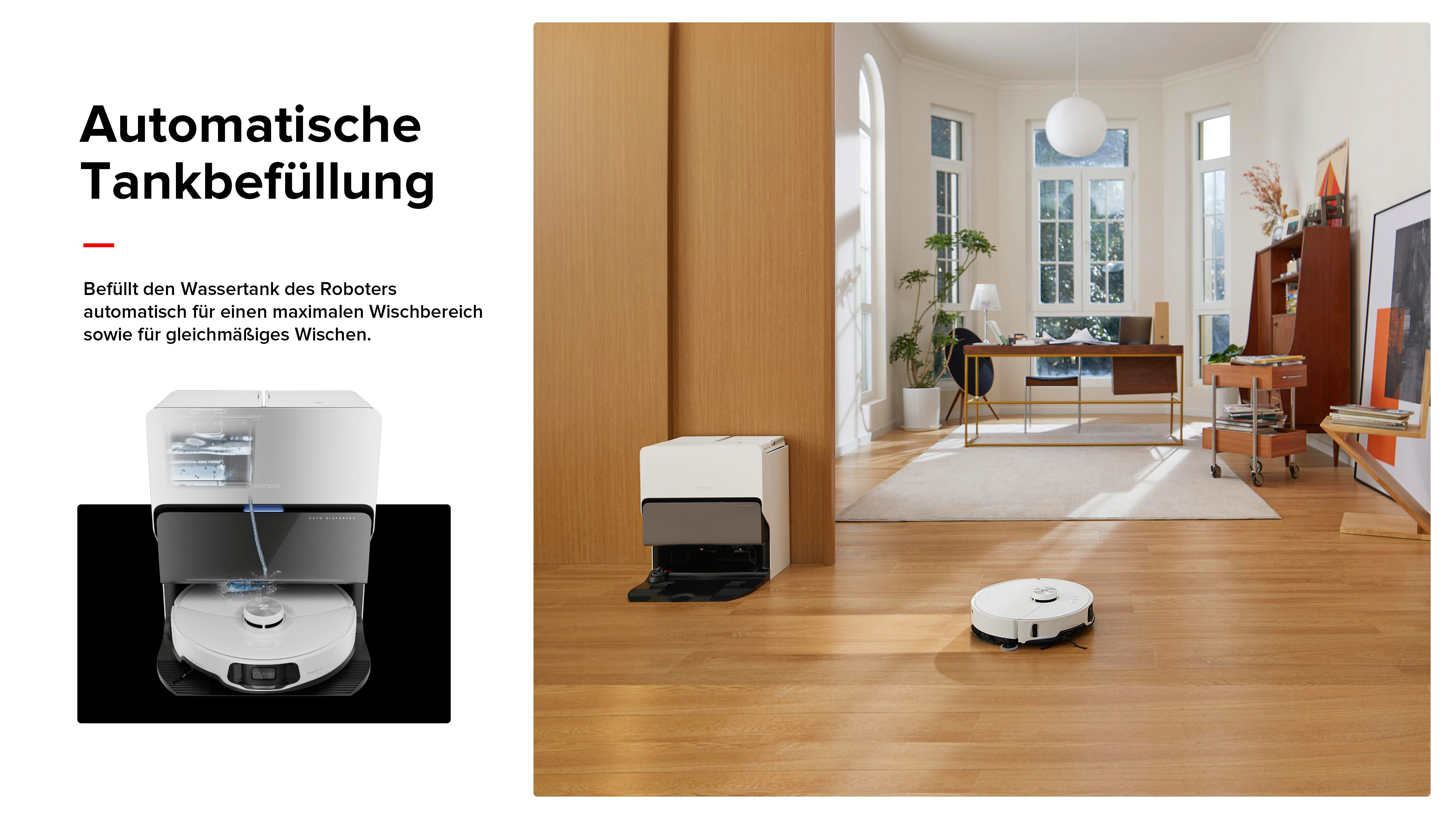 Ein Roboterstaubsauger füllt seinen Wassertank, während ein anderer im Büro wischt.