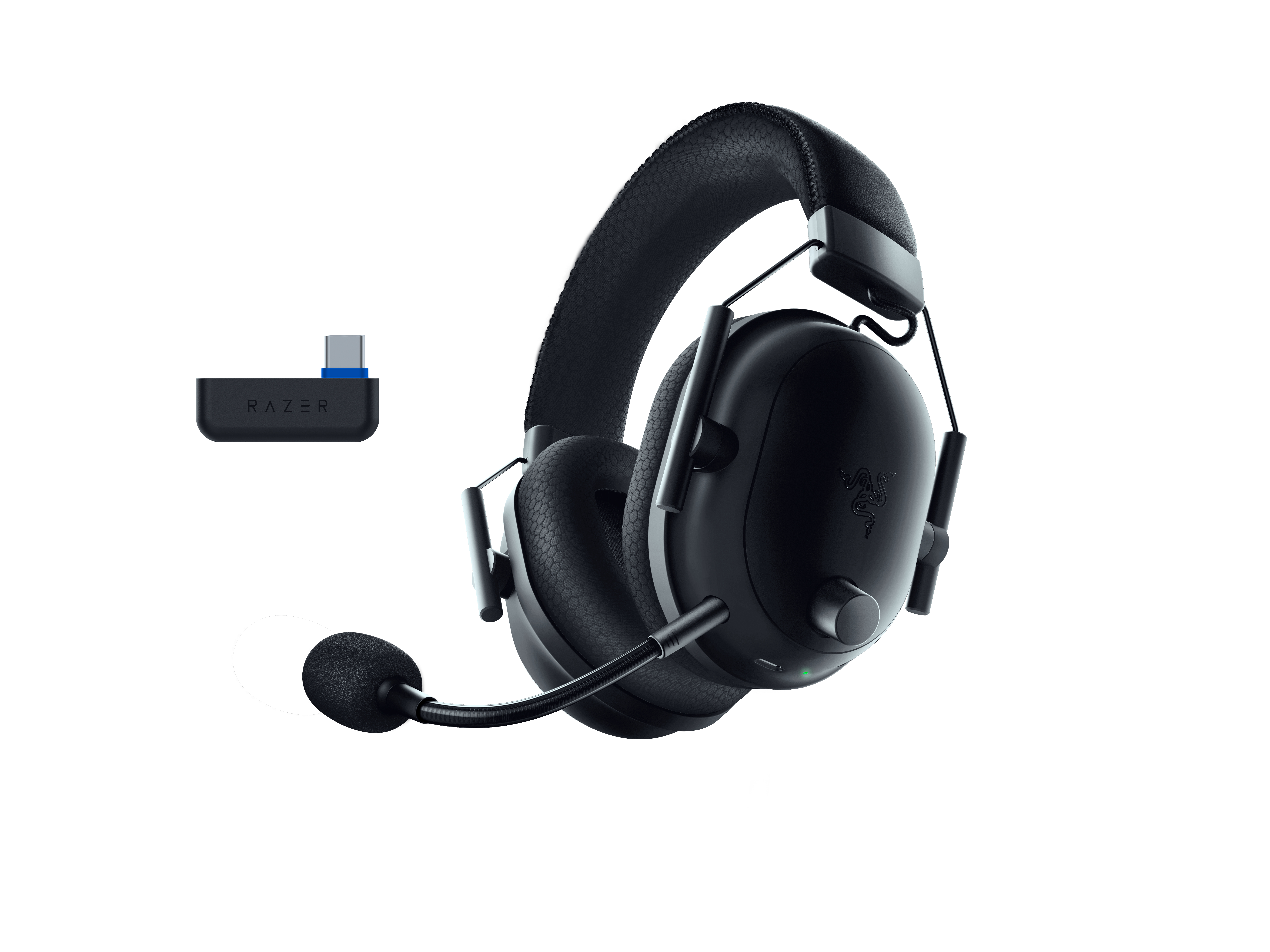 Schwarzes Razer Gaming-Headset mit Mikrofon und USB-Empfänger. Weißer Hintergrund.