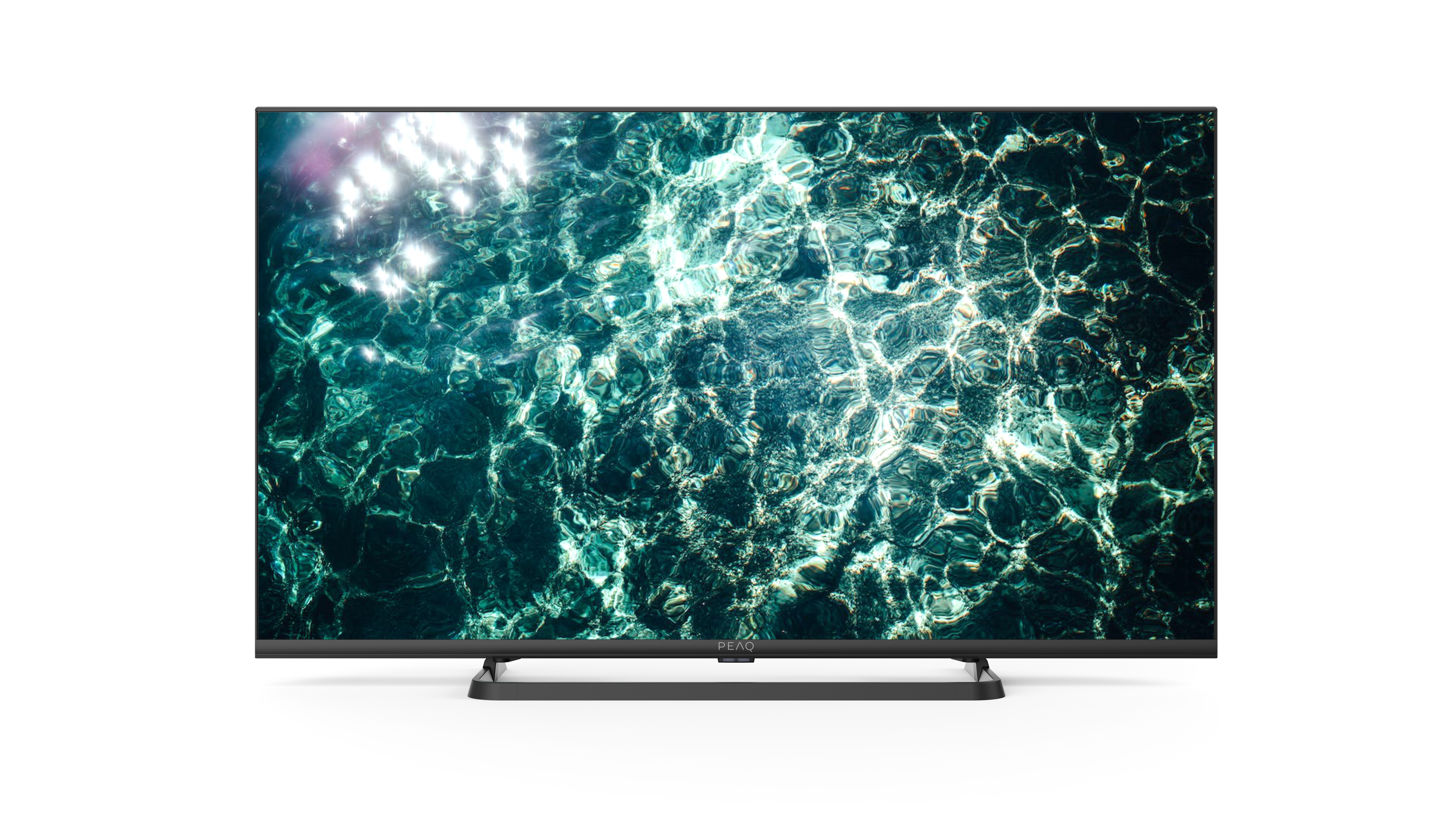 Ein Flachbildfernseher zeigt Wasserspiegelungen, auf weißem Hintergrund.