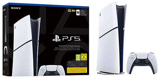 Két PlayStation 5 konzol, egy dobozban és egy kontrollerrel.