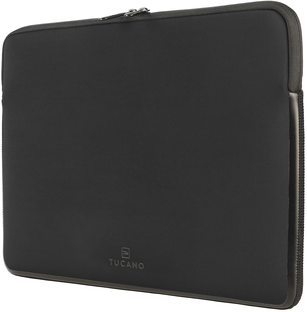 Schwarze Laptoptasche mit Tucano-Logo auf weißem Hintergrund.