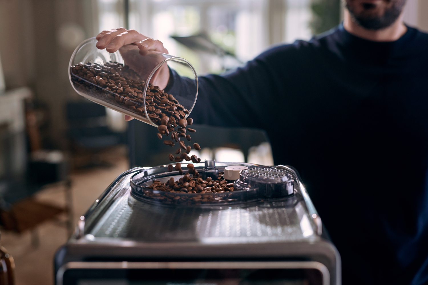 SAECO SM8780/00 Xelsis Deluxe Kaffeevollautomat (Klavierlack-Schwarz, Keramik, 15 bar, externer Milchbehälter)