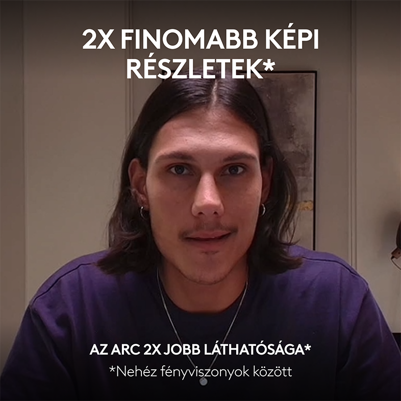 Egy hosszú hajú férfi mosolyog. A képen lévő szöveg magyarul egy terméket reklámoz.