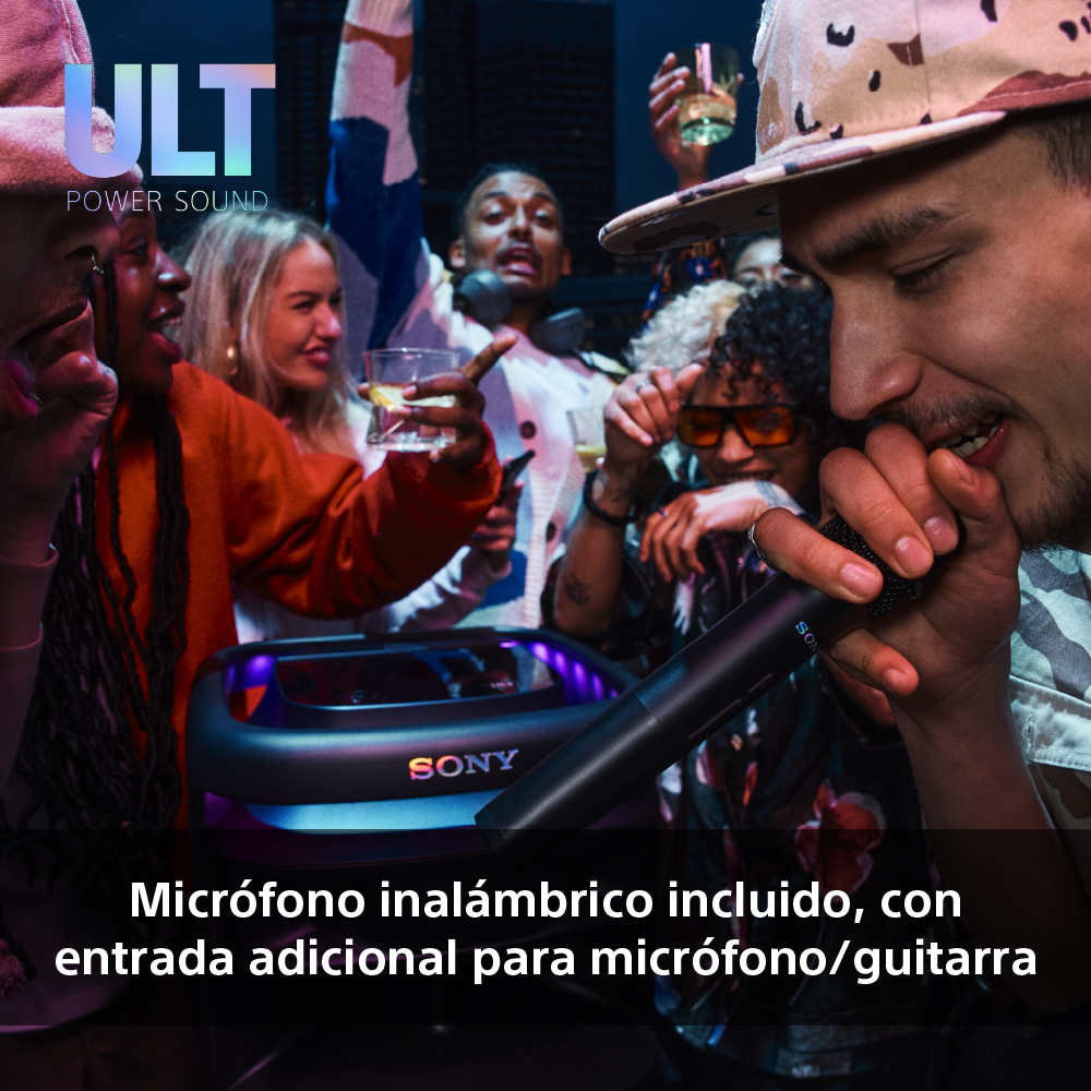 Grupo de personas, altavoz Sony, micrófono. Texto español sobre micrófono inalámbrico.