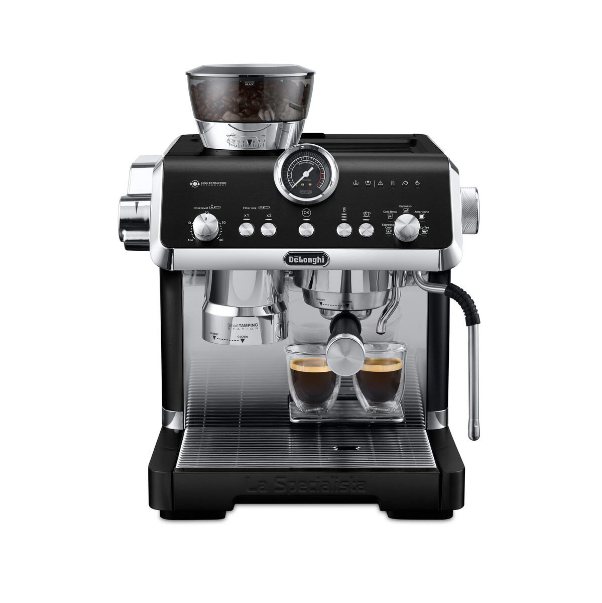 Eine schwarz-silberne Espressomaschine mit zwei Gläsern Kaffee.