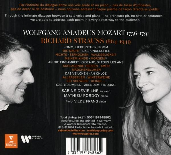 CD-Cover mit Mann und Frau. Text in Deutsch über Mozart und Strauss. Inklusive Noten.