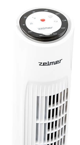 Biały wentylator wieżowy z elementami sterującymi na górze. Widoczne słowo "Zelmer".